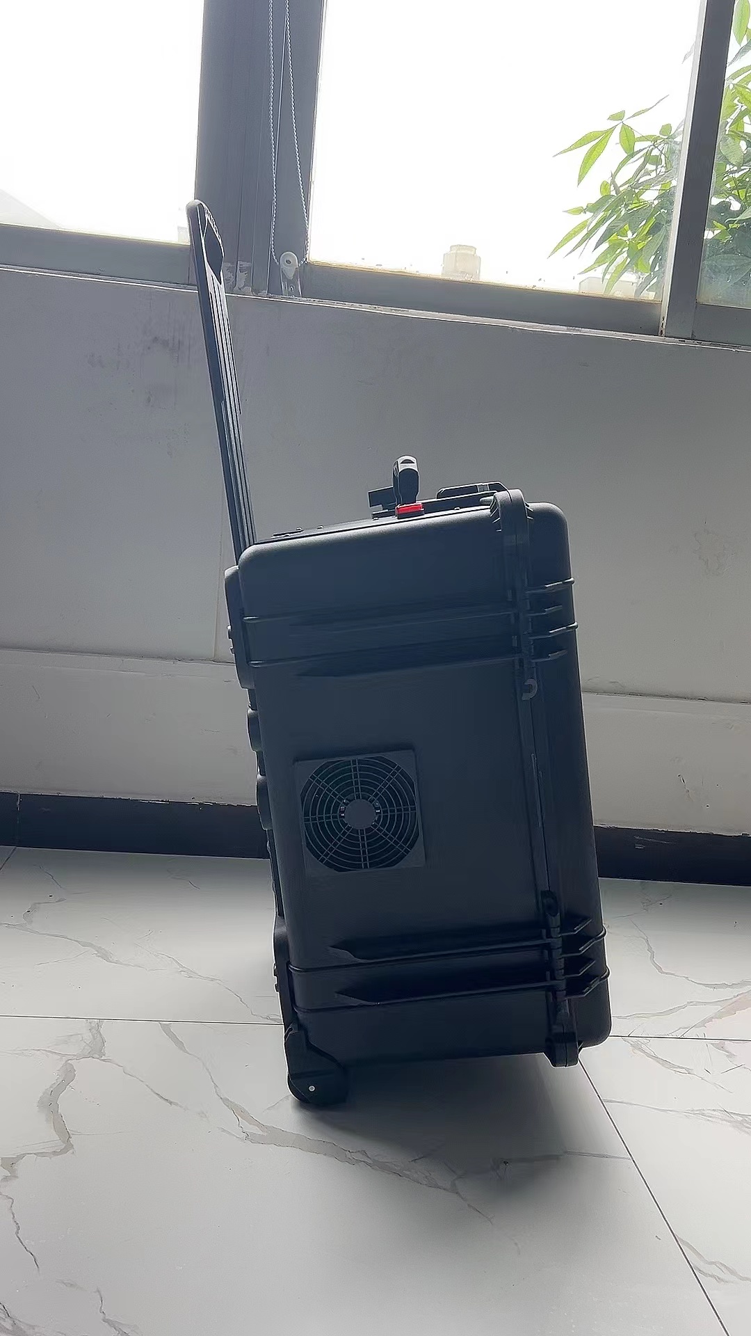 景泰手拉箱型移动通信干扰器